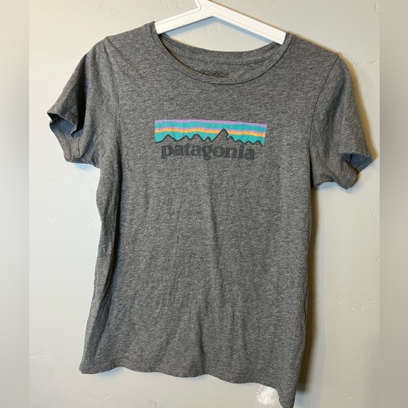 Patagonia Women’s Pastel P-6 Logo T-Shirt - Picture 2 of 4